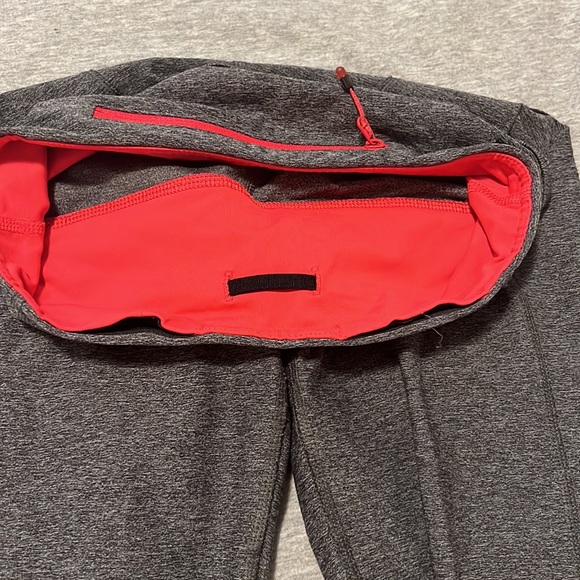 Lululemon crops - Picture 5 of 8